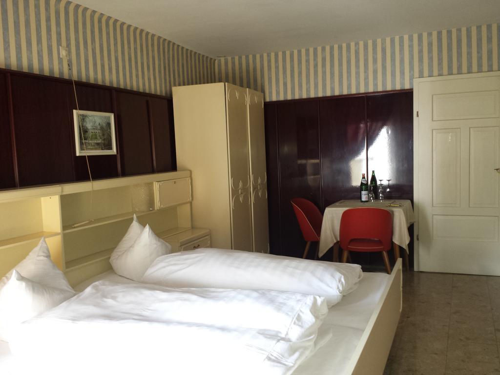 Hotel Zur Guten Quelle Selters  Room photo